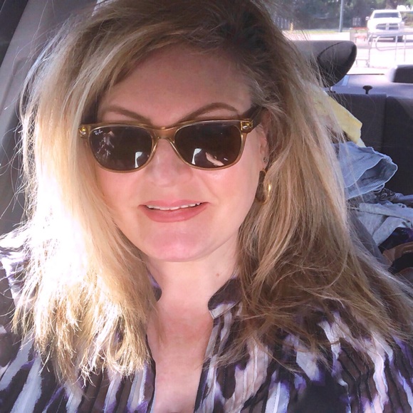 Meet your Posher, Tracy - Picture 1 of 1